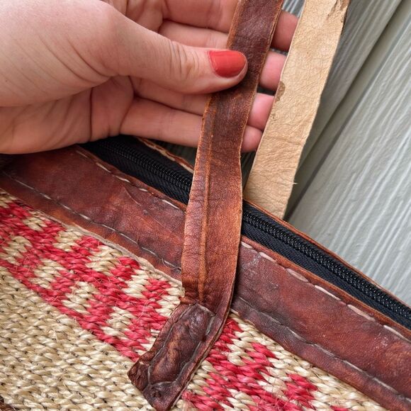 VTG Handwoven Sisal Tote Bag Leather Handles Boho Market Beach Purse - Picture 5 of 10